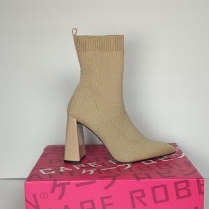NIB Cape Robbin Beige Heeled Sock Boots Size 6